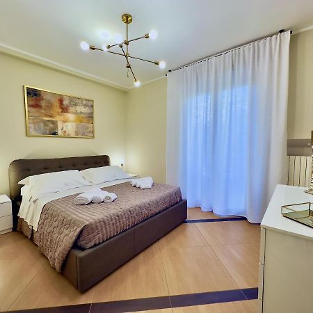 Salento Sweet Home - Obelisco Luxury Apartment Lecce Extérieur photo